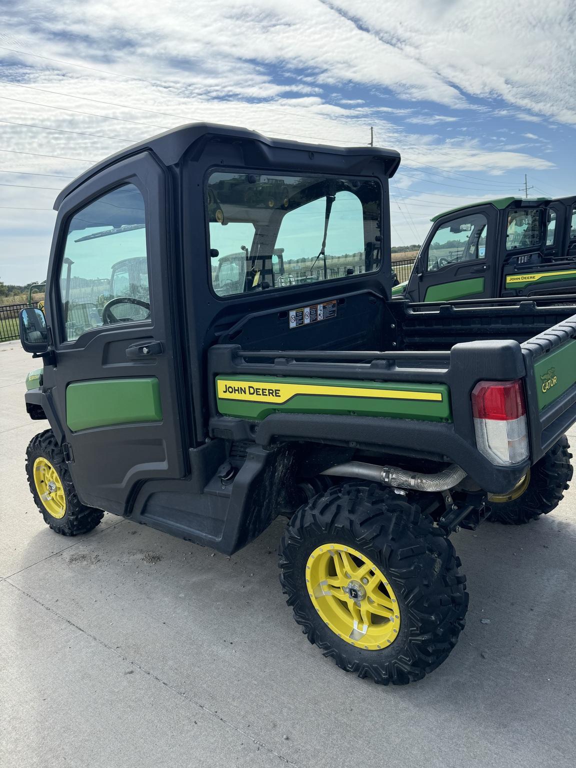 2023 John Deere XUV 835M