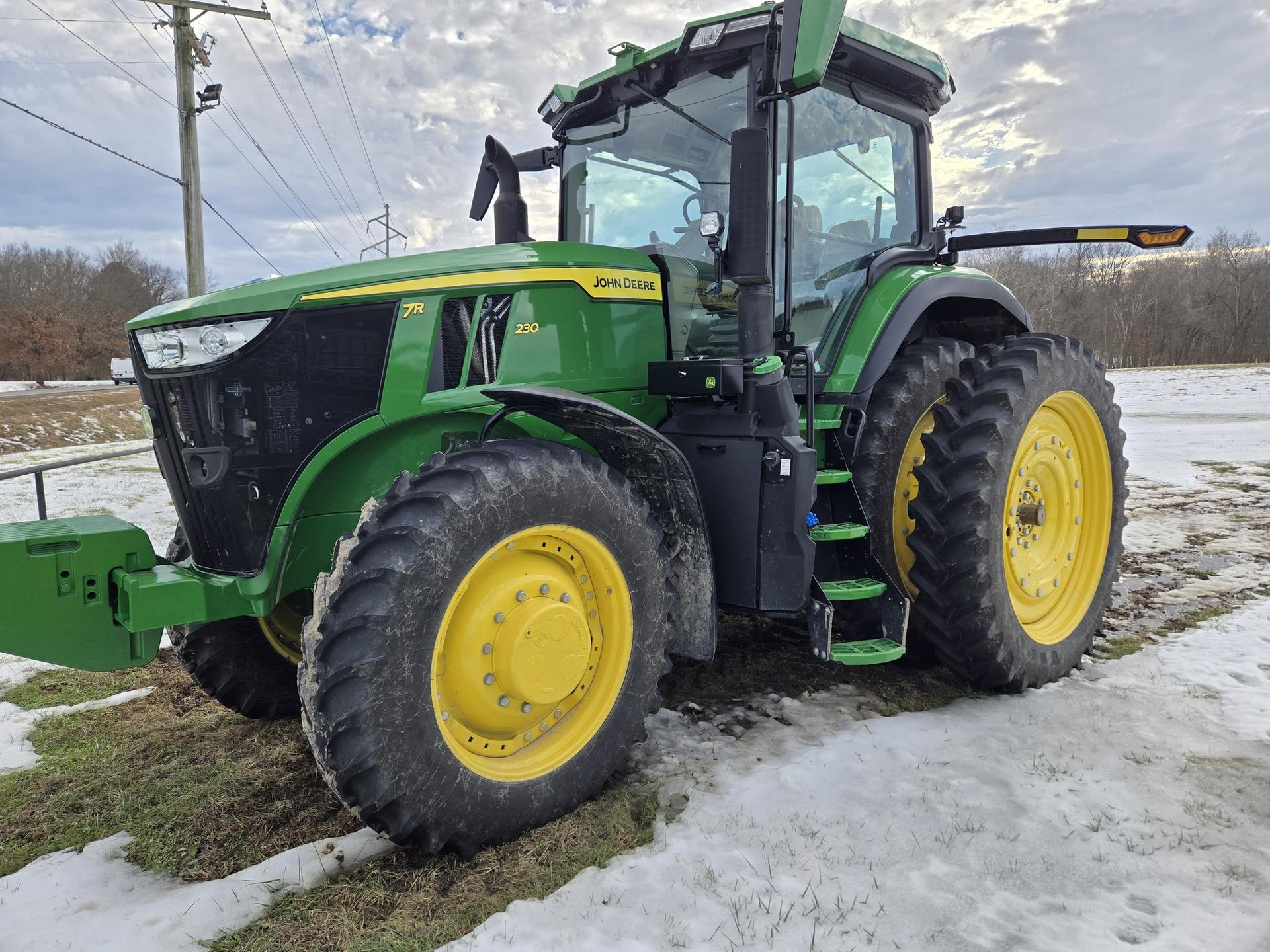 2023 John Deere 7R 230 Image