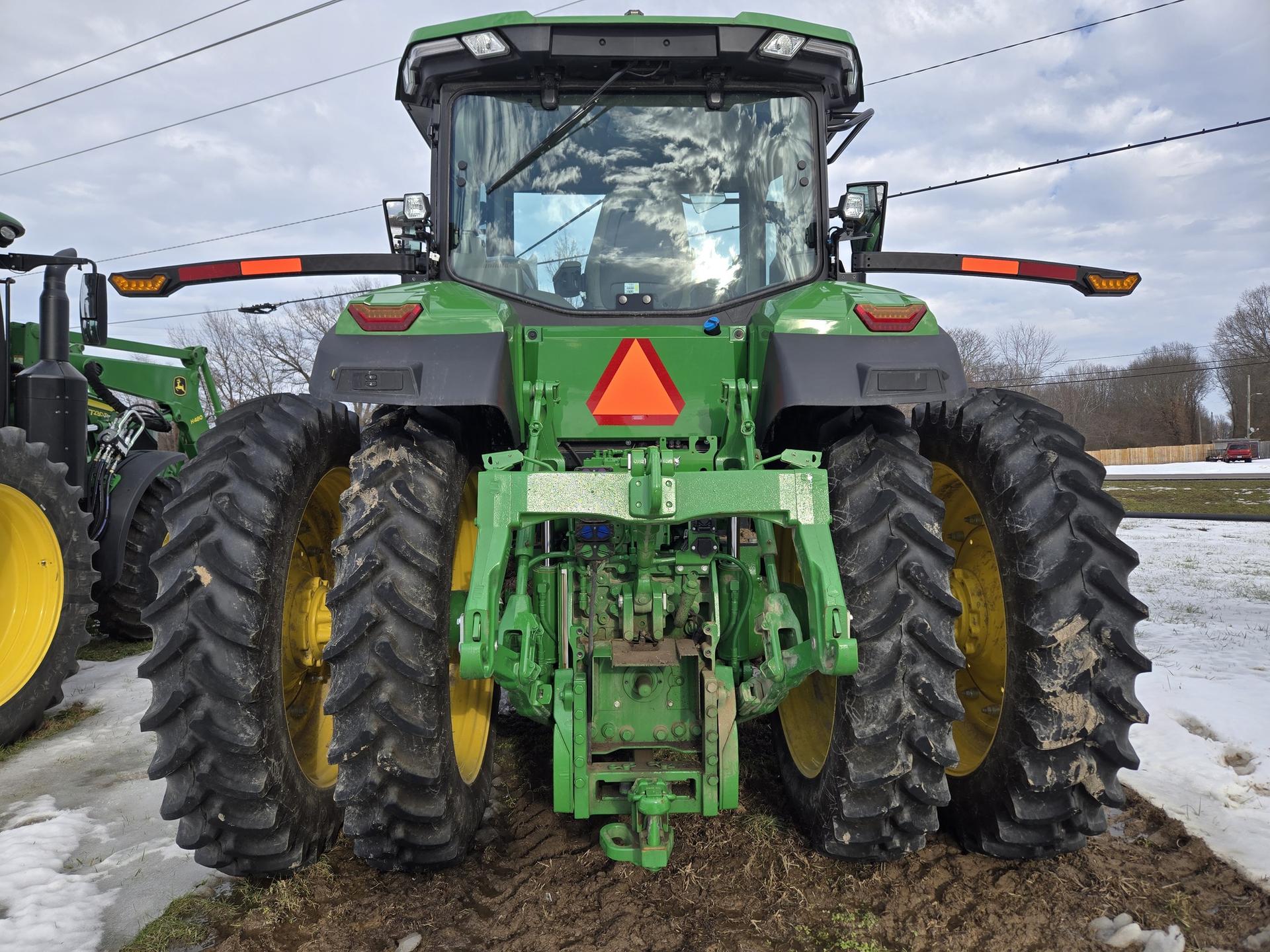 2023 John Deere 7R 230 Image