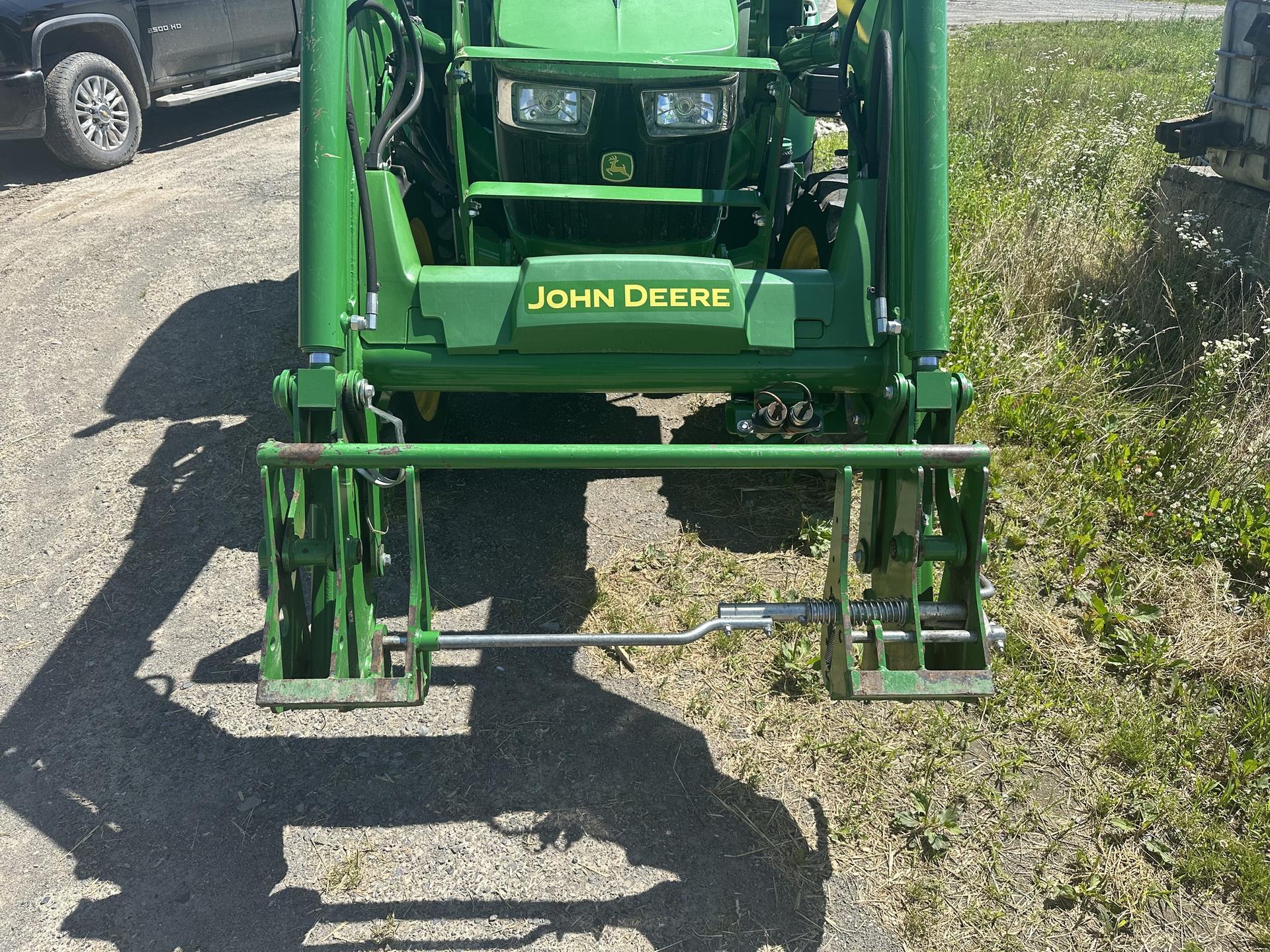 2018 John Deere 5075E