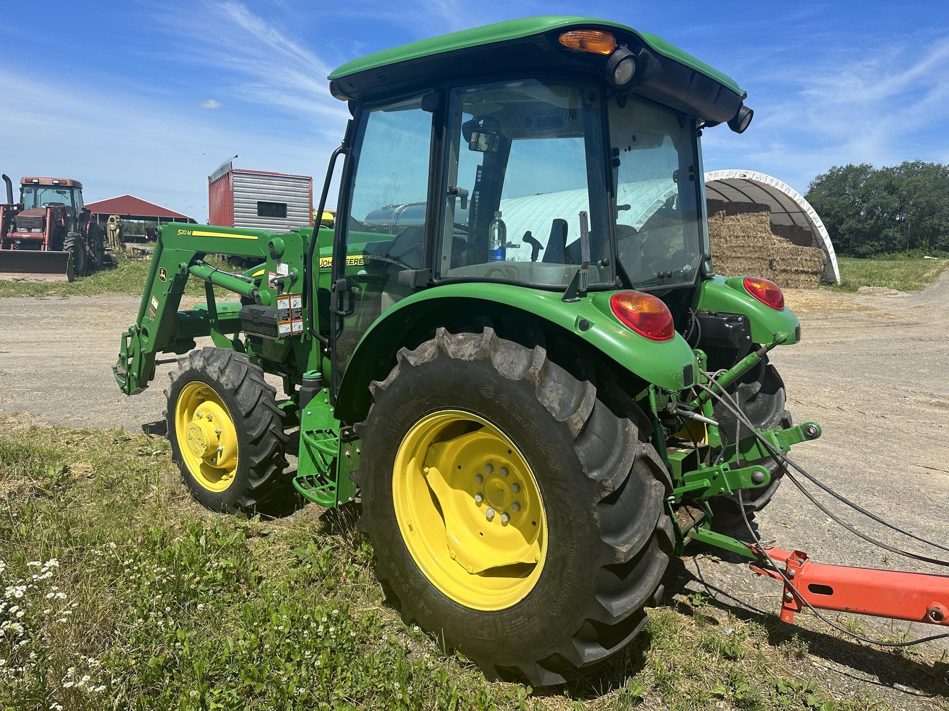 2018 John Deere 5075E