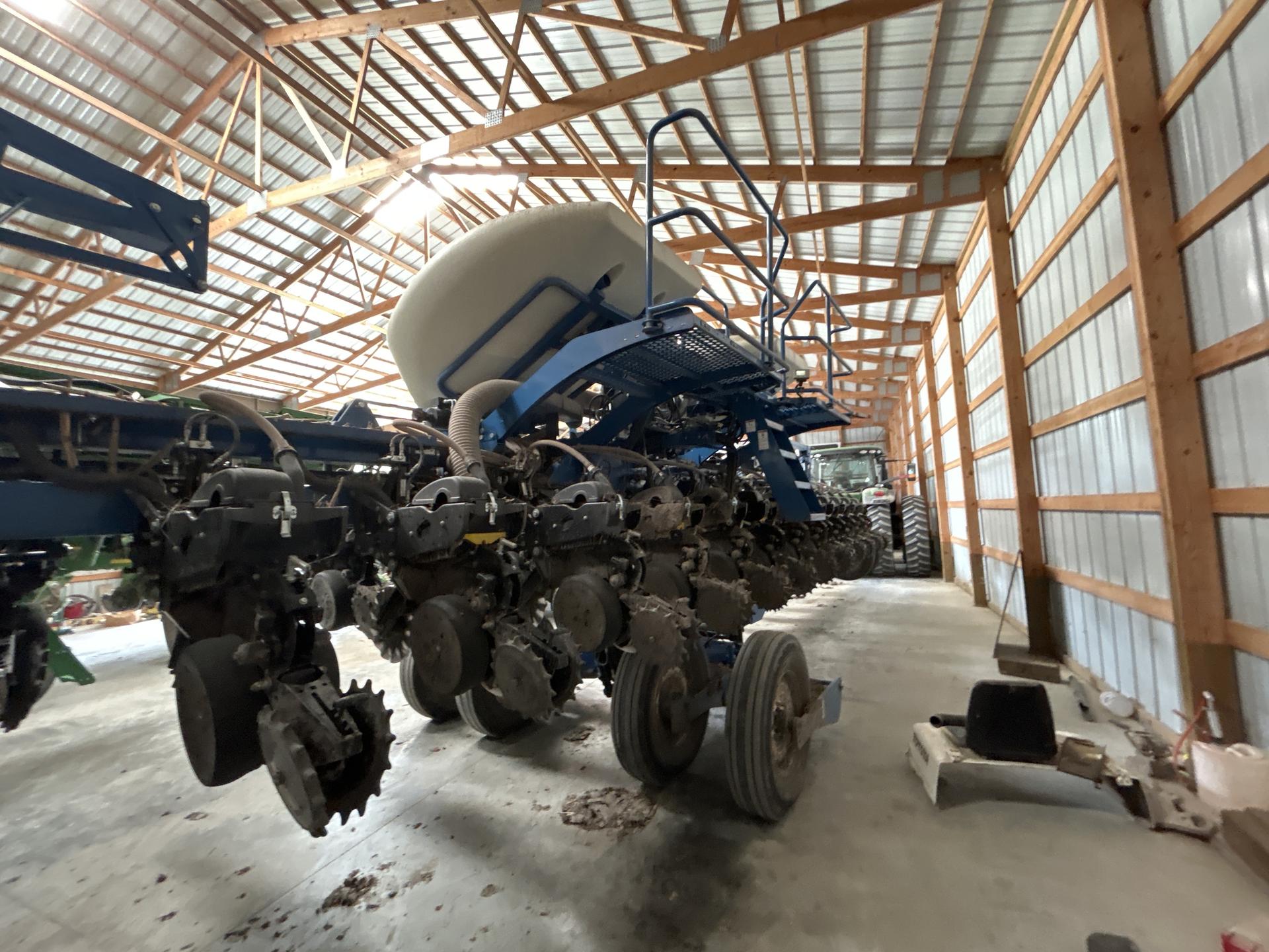 2021 Kinze 3665