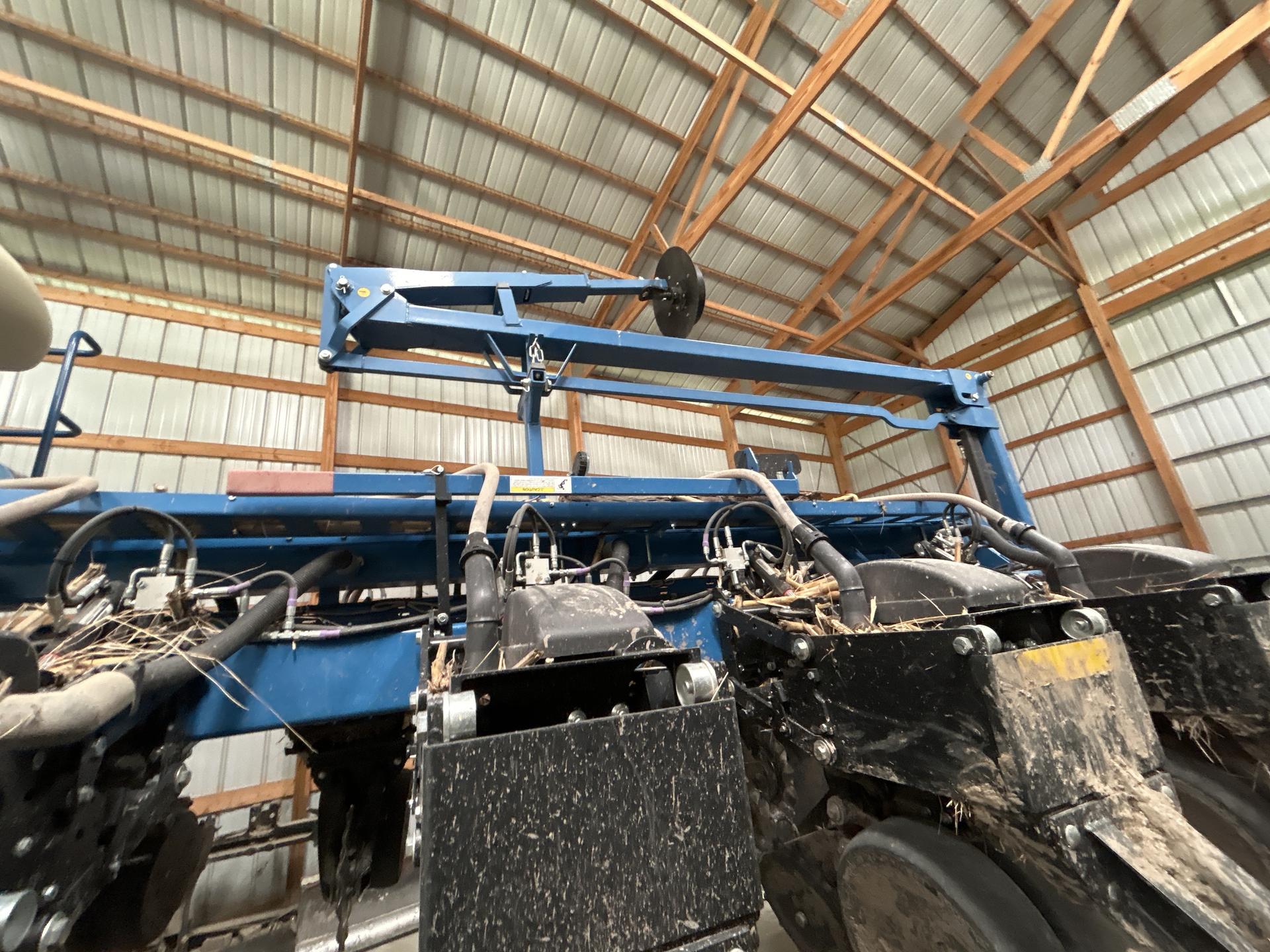 2021 Kinze 3665