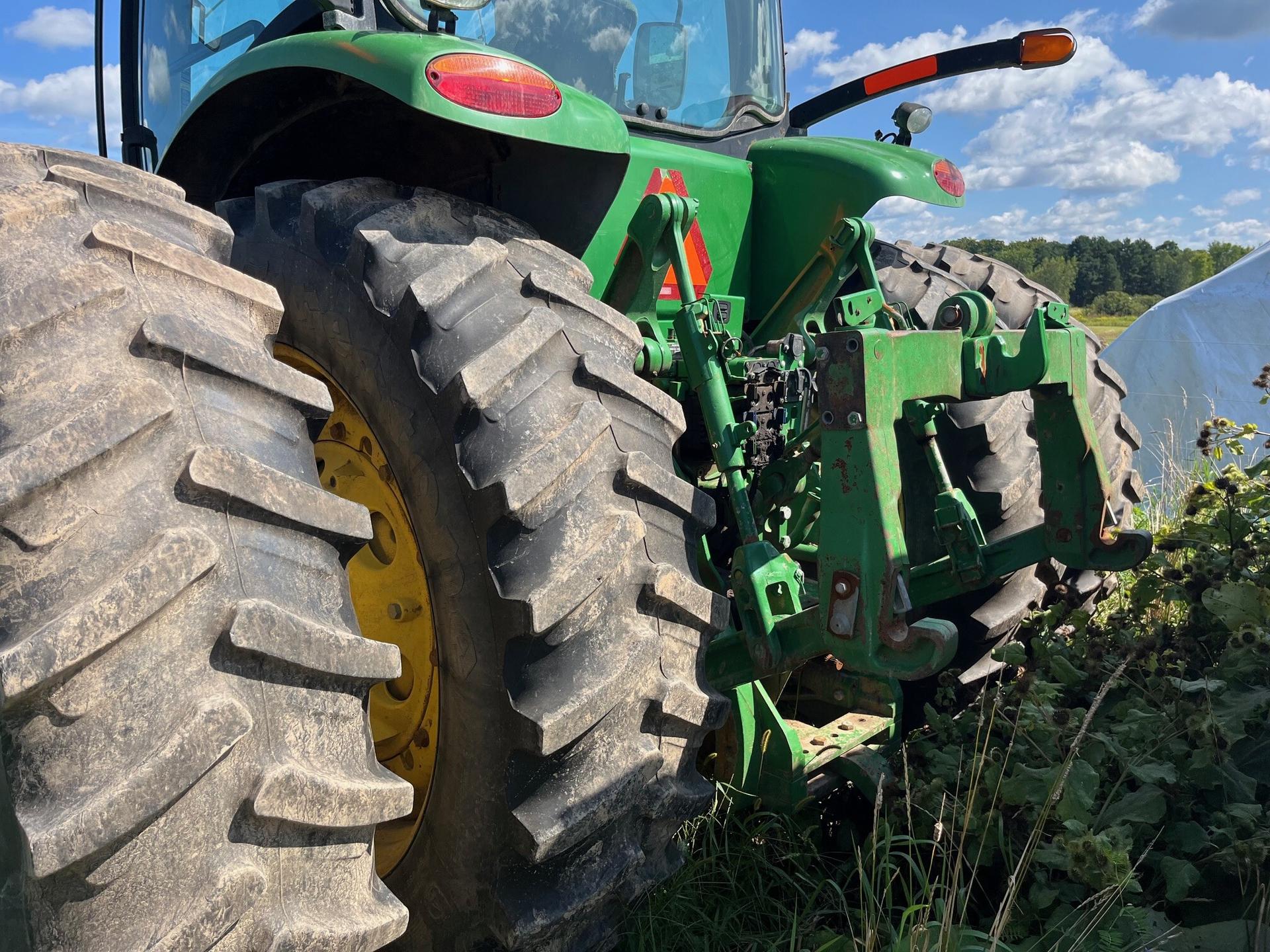 2012 John Deere 8260R