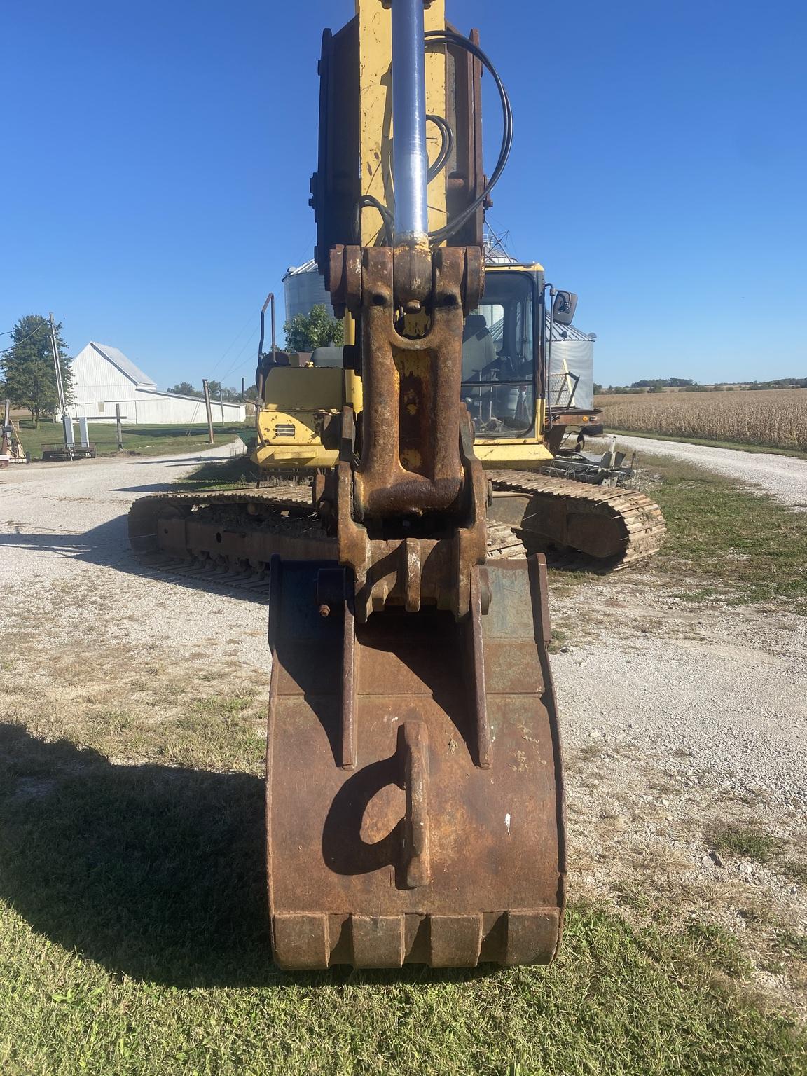 2004 Komatsu PC220LC