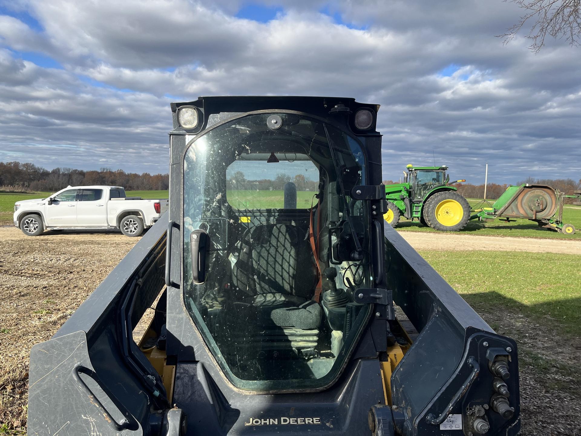 2018 John Deere 333G