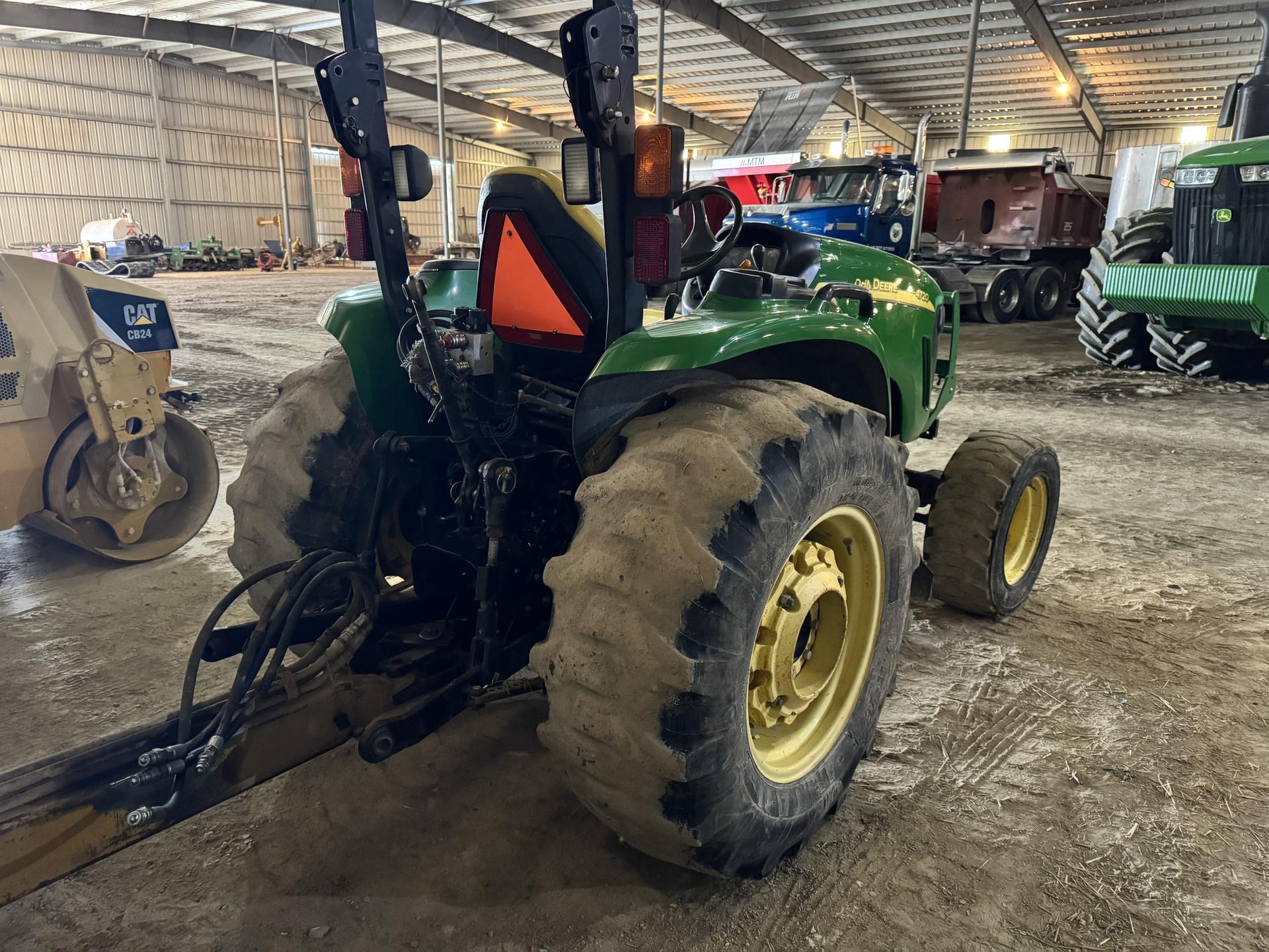 2005 John Deere 4720 Image