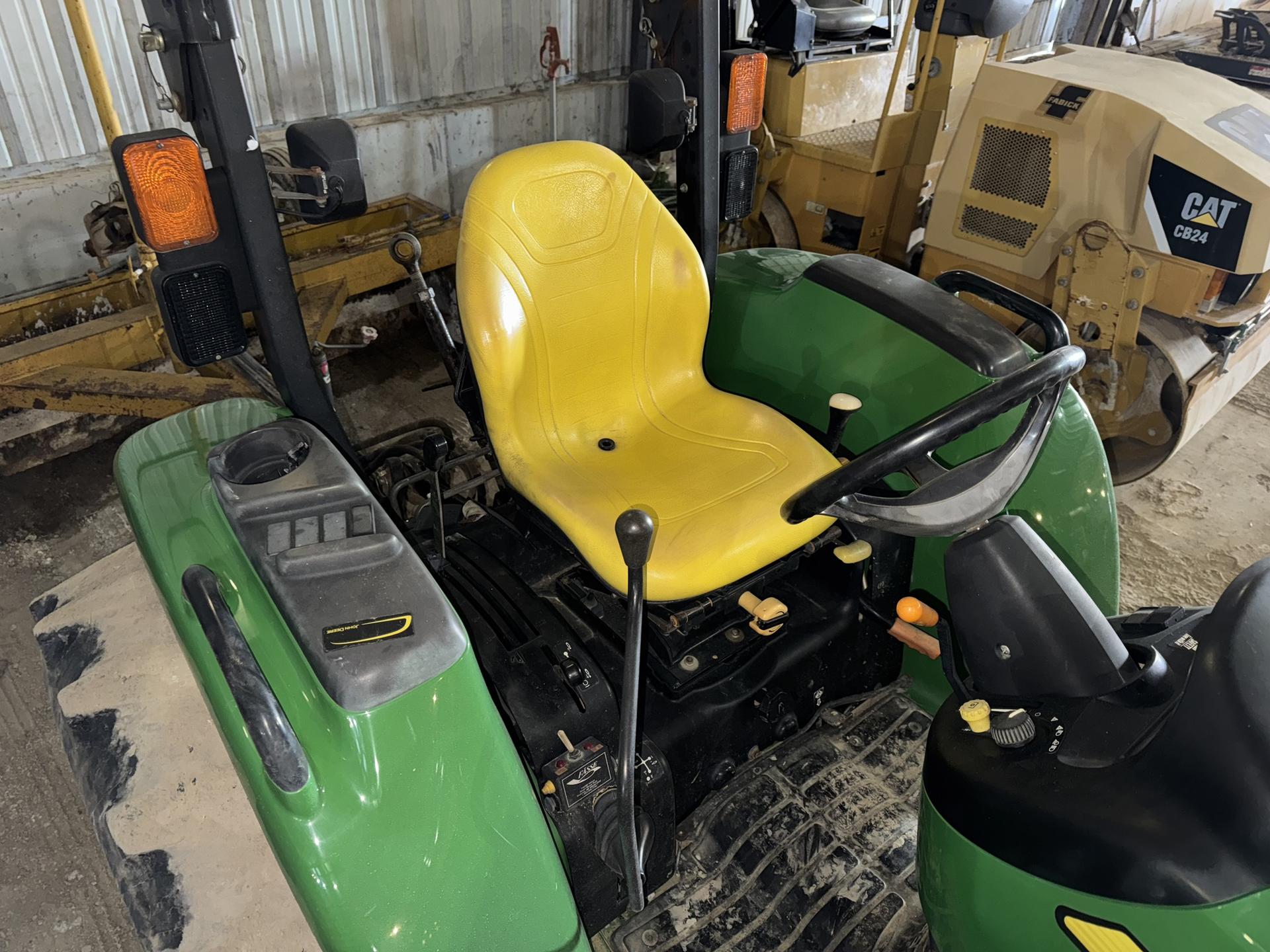 2005 John Deere 4720 Image