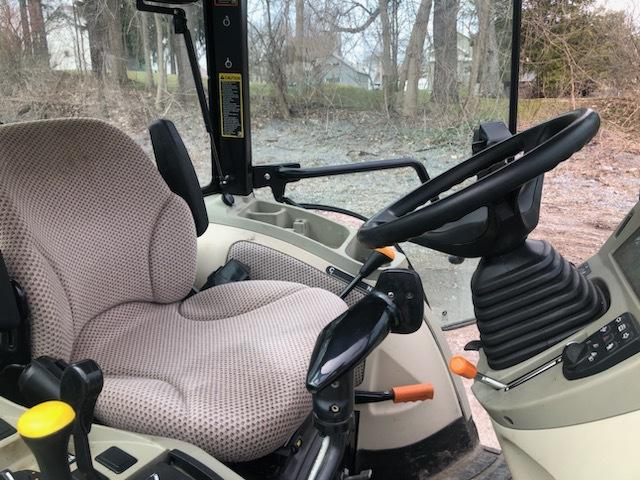 2019 John Deere 3046R