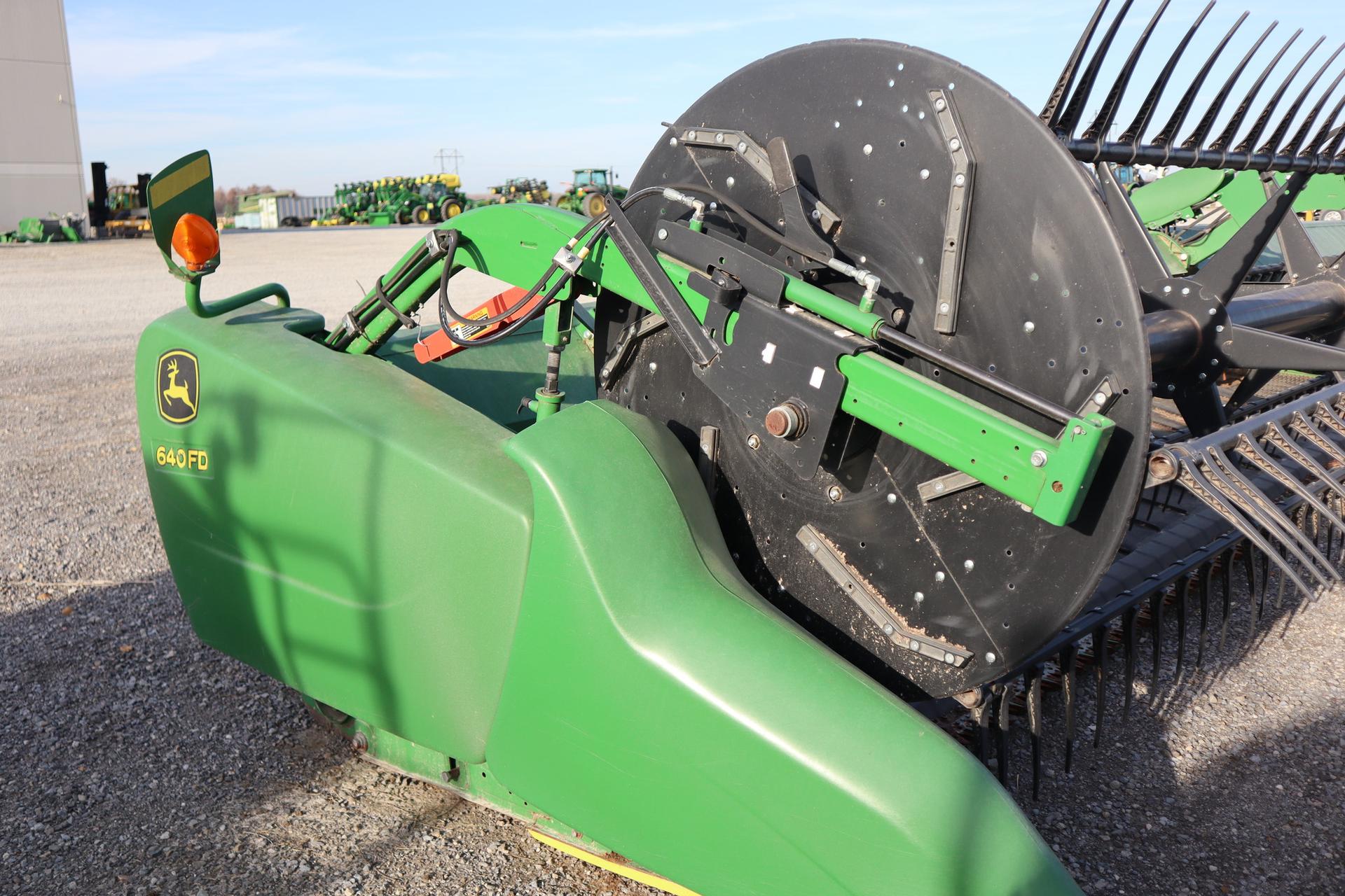 2018 John Deere 640FD