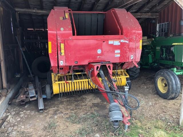 2011 New Holland BR7060