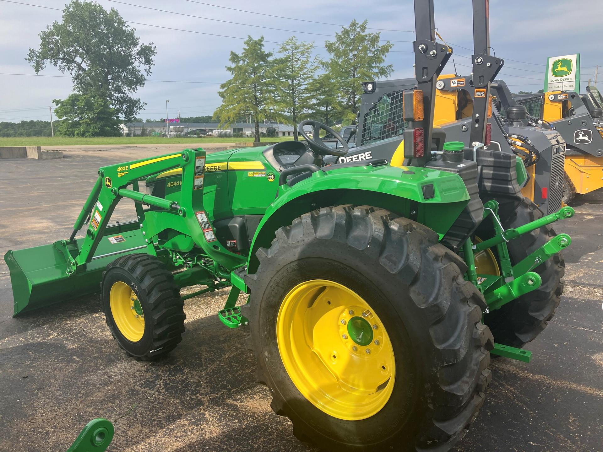 2024 John Deere 4044M