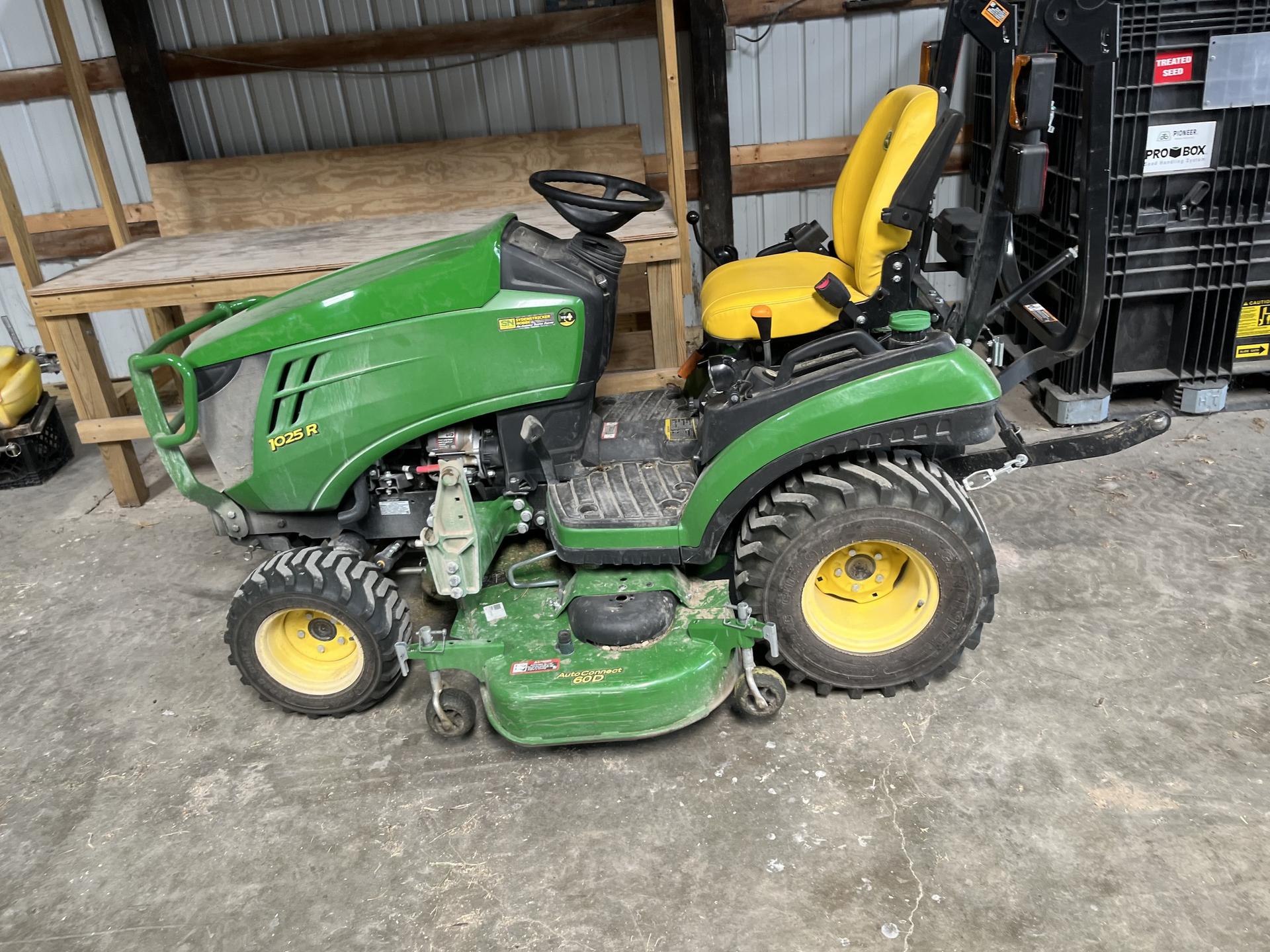 2023 John Deere 1025R