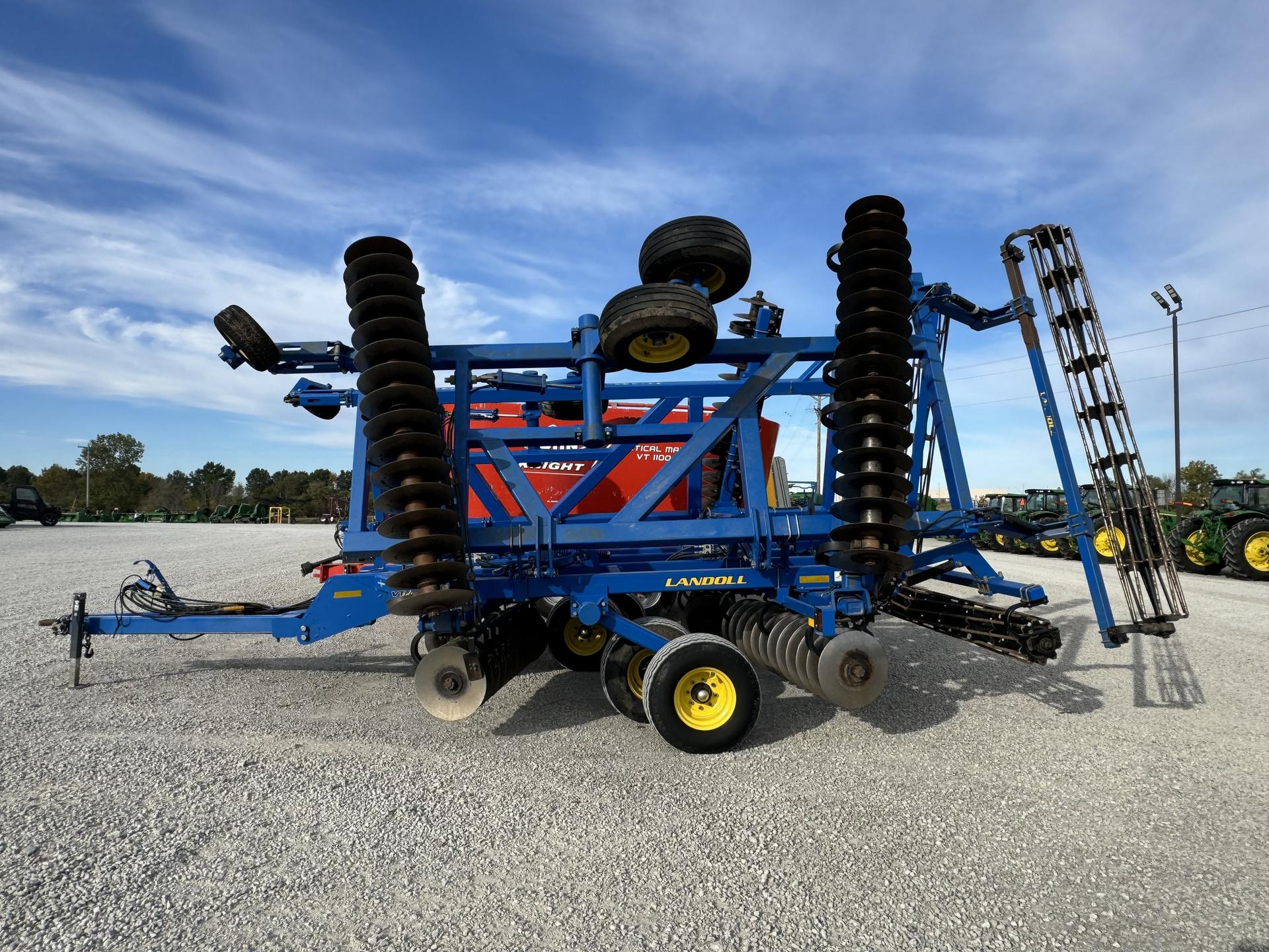 2015 Landoll 7431-33