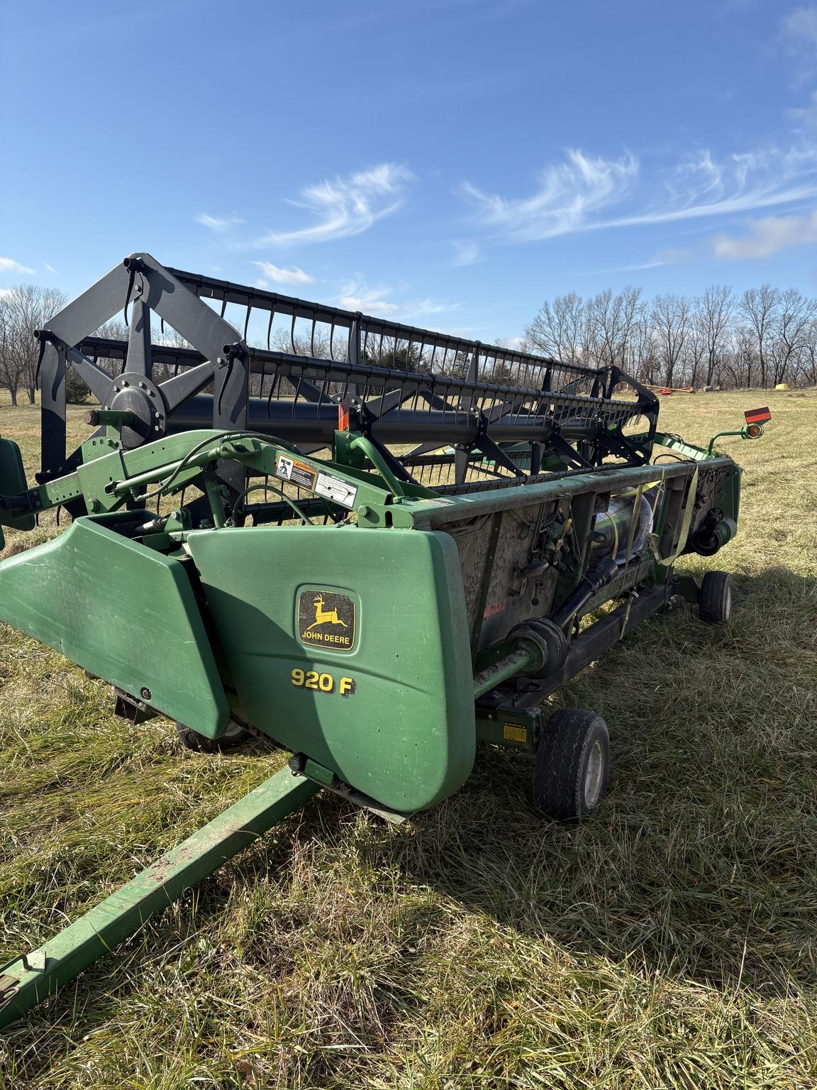 2000 John Deere 920F Image