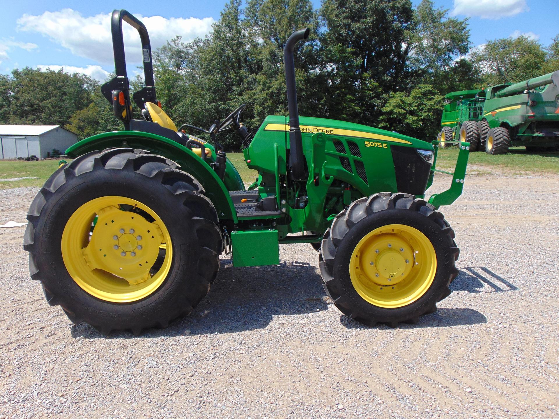 2022 John Deere 5075E