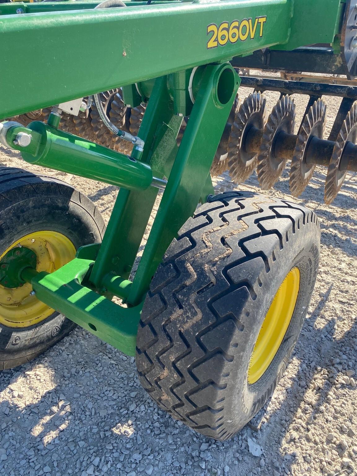 2023 John Deere 2660VT