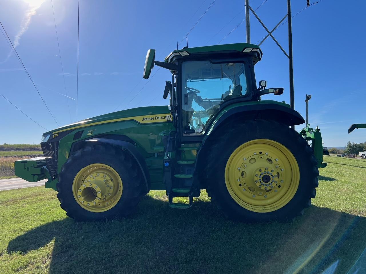 2023 John Deere 8R 410 Image