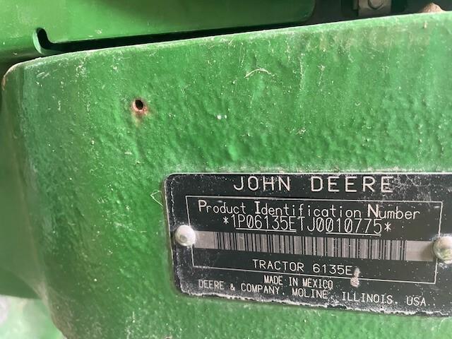 2018 John Deere 6135E