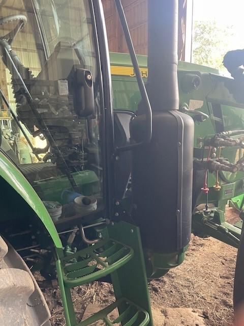 2018 John Deere 6135E