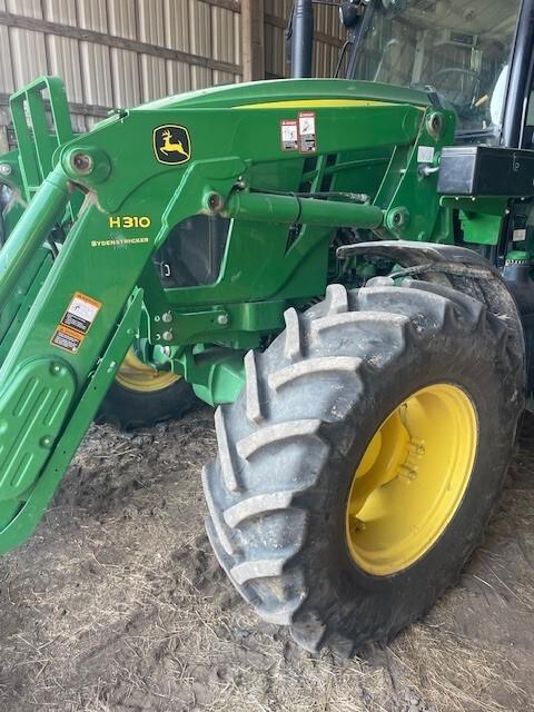 2018 John Deere 6135E