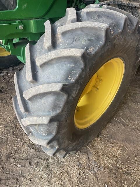 2018 John Deere 6135E