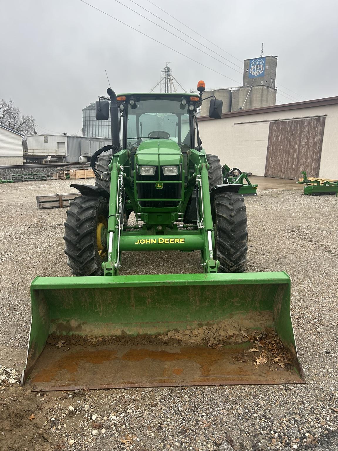 2018 John Deere 6135E Image