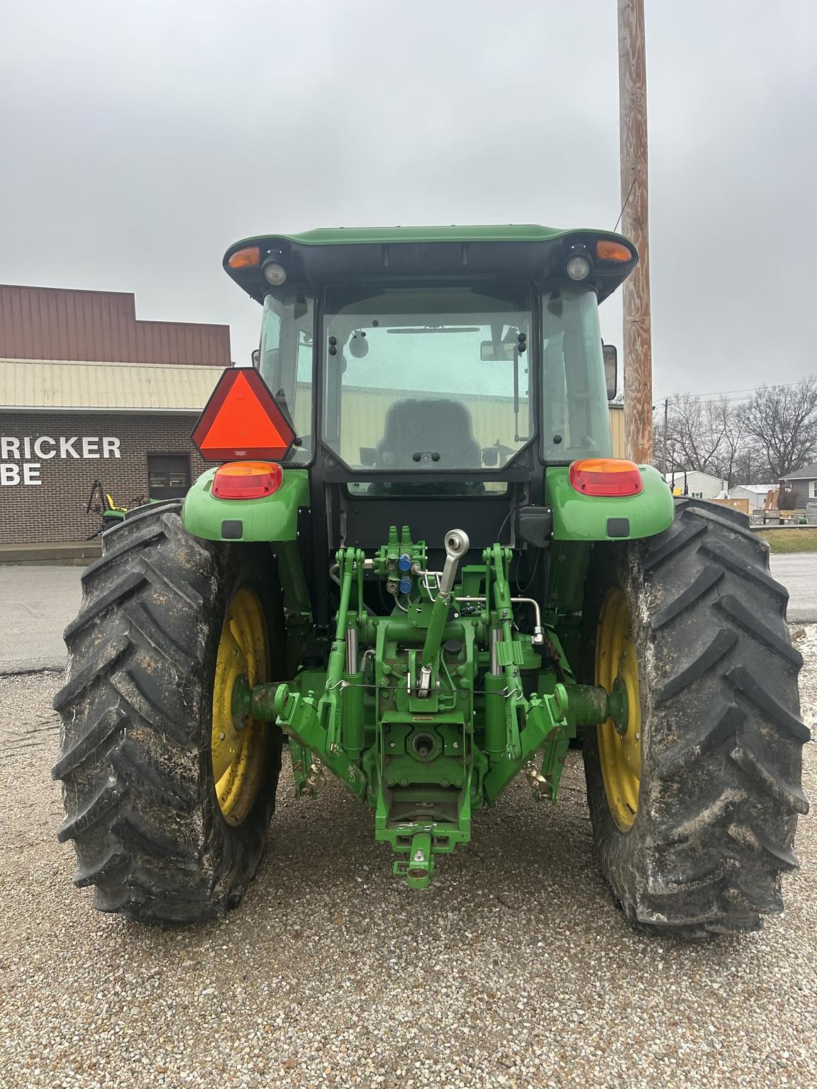 2018 John Deere 6135E Image