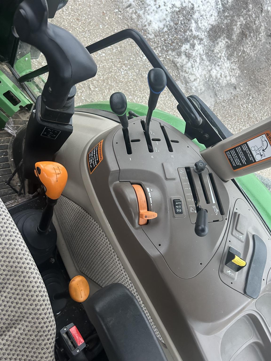 2018 John Deere 6135E Image