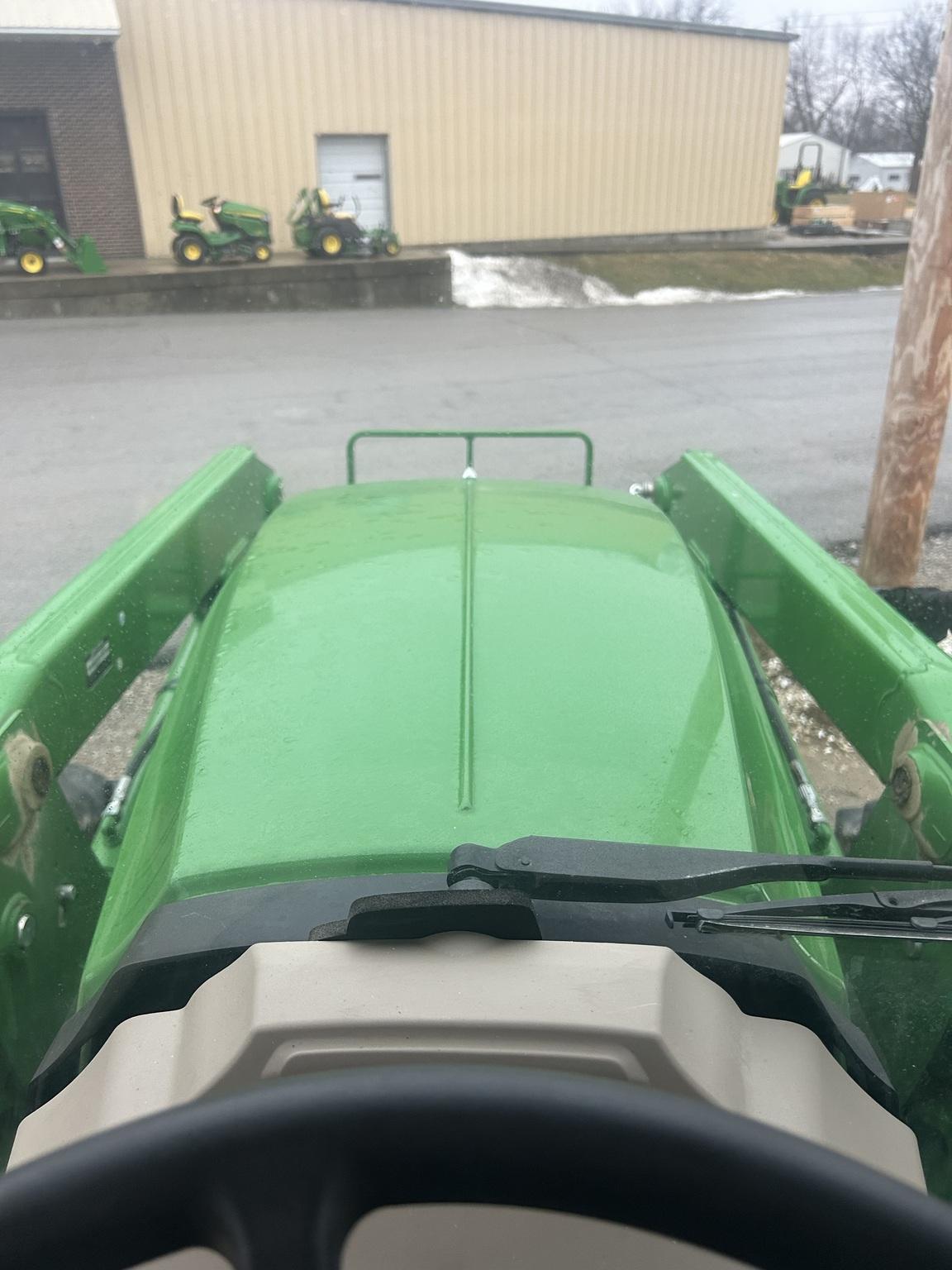 2018 John Deere 6135E Image