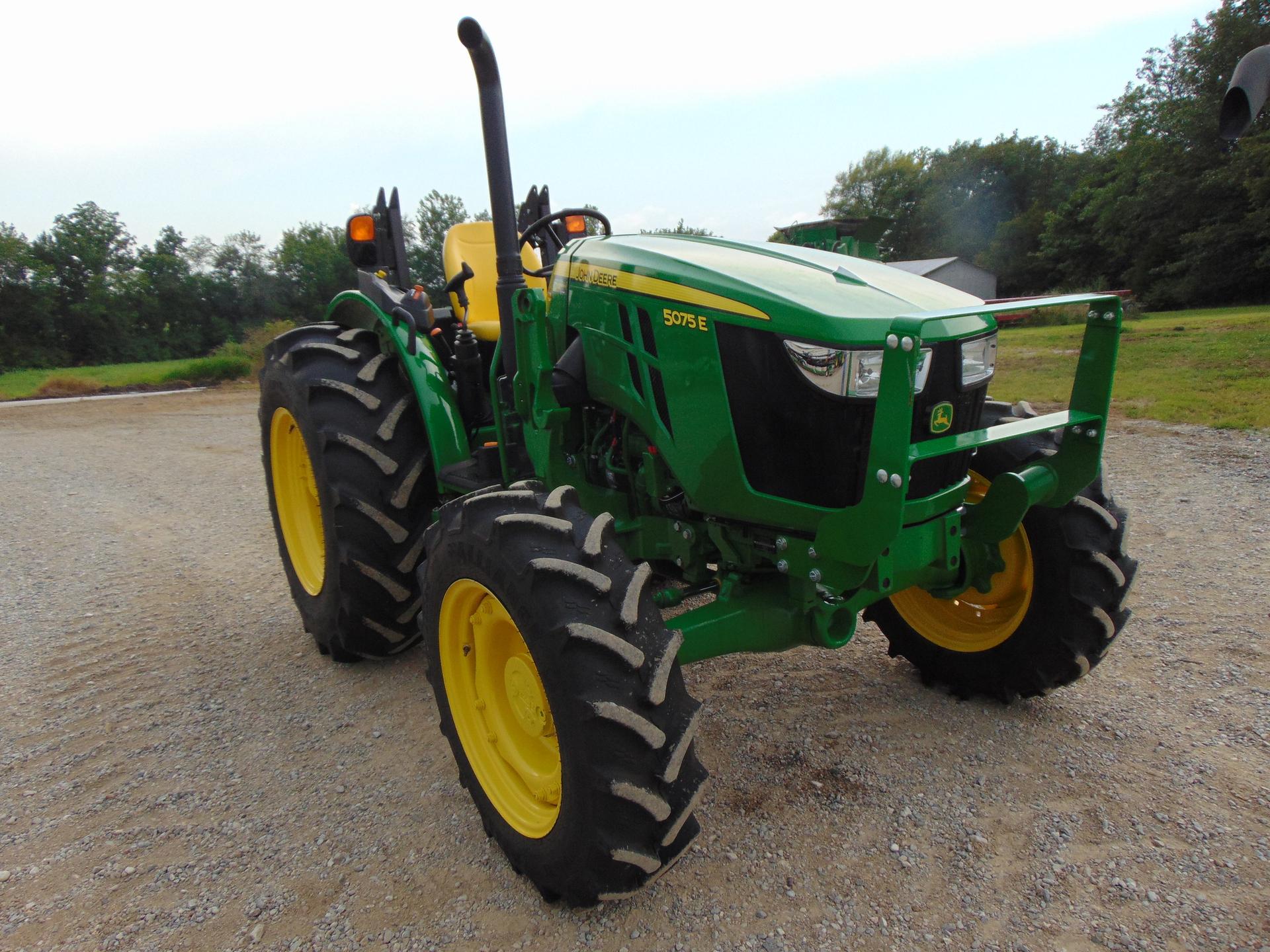 2022 John Deere 5075E