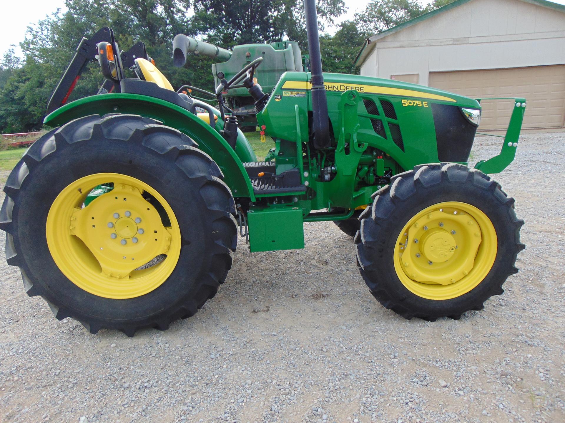 2022 John Deere 5075E