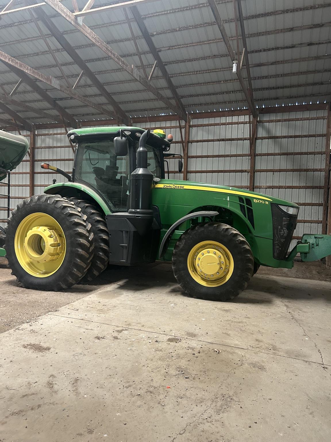 2015 John Deere 8270R