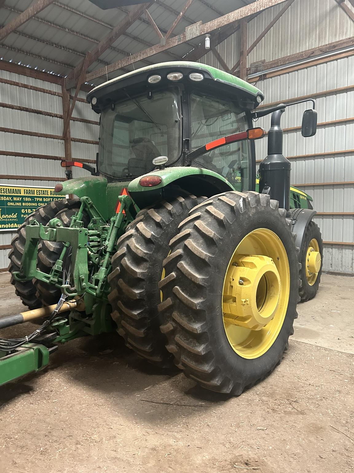 2015 John Deere 8270R