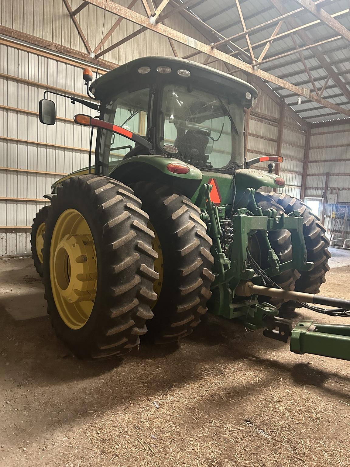 2015 John Deere 8270R