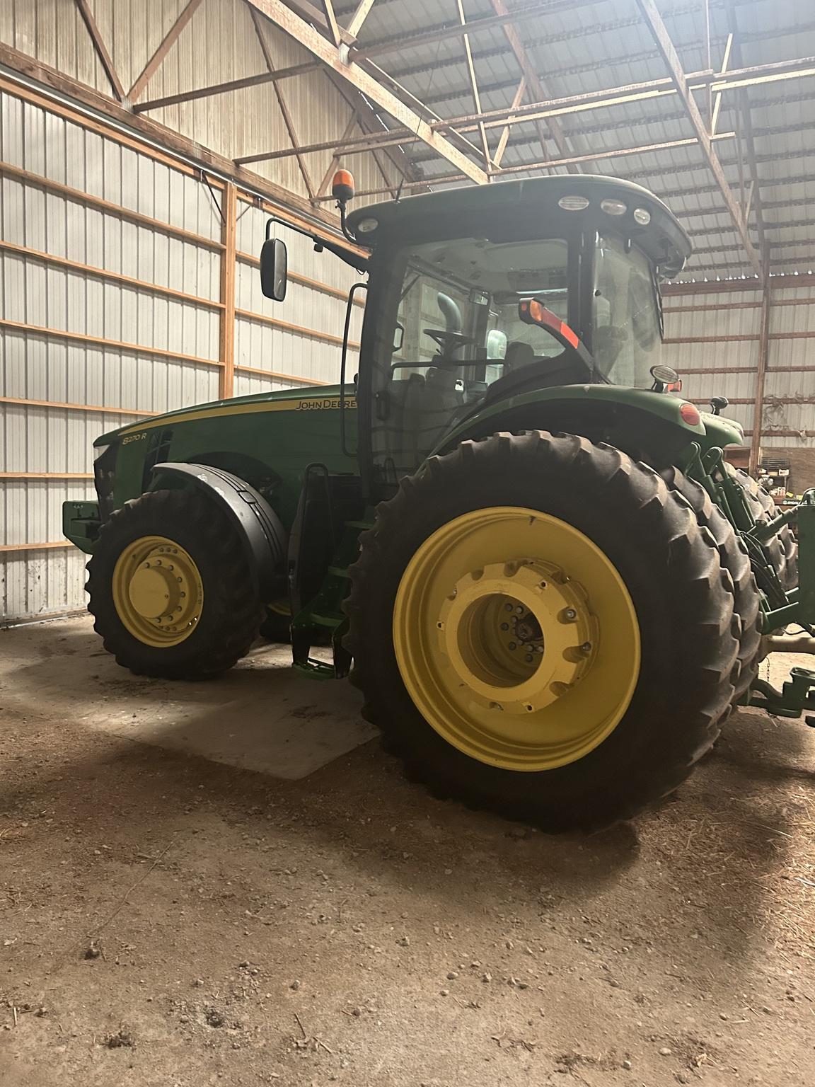 2015 John Deere 8270R