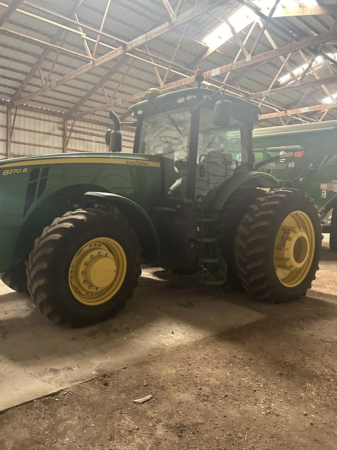 2015 John Deere 8270R