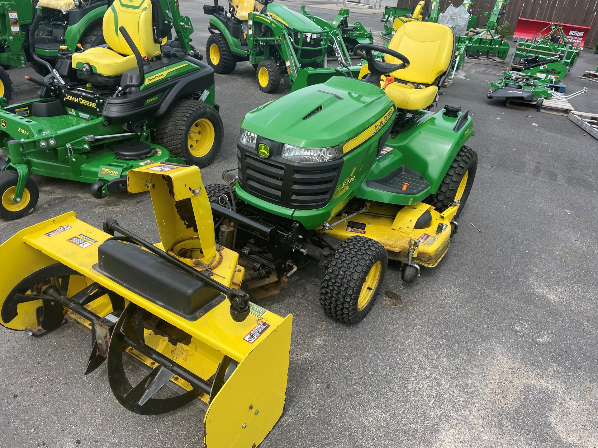 2013 John Deere X739