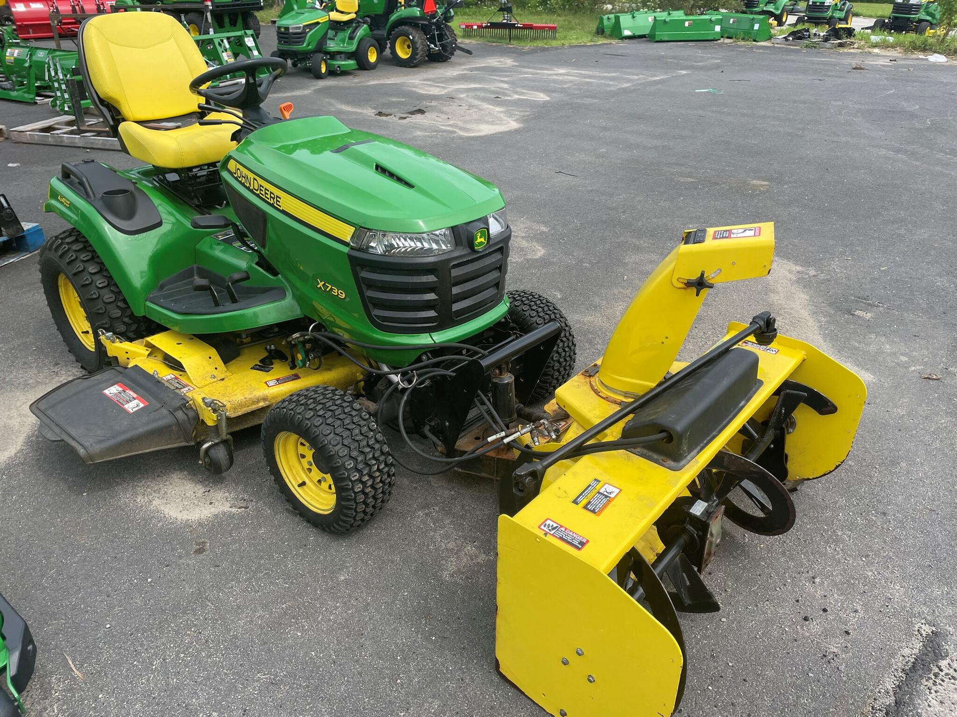 2013 John Deere X739