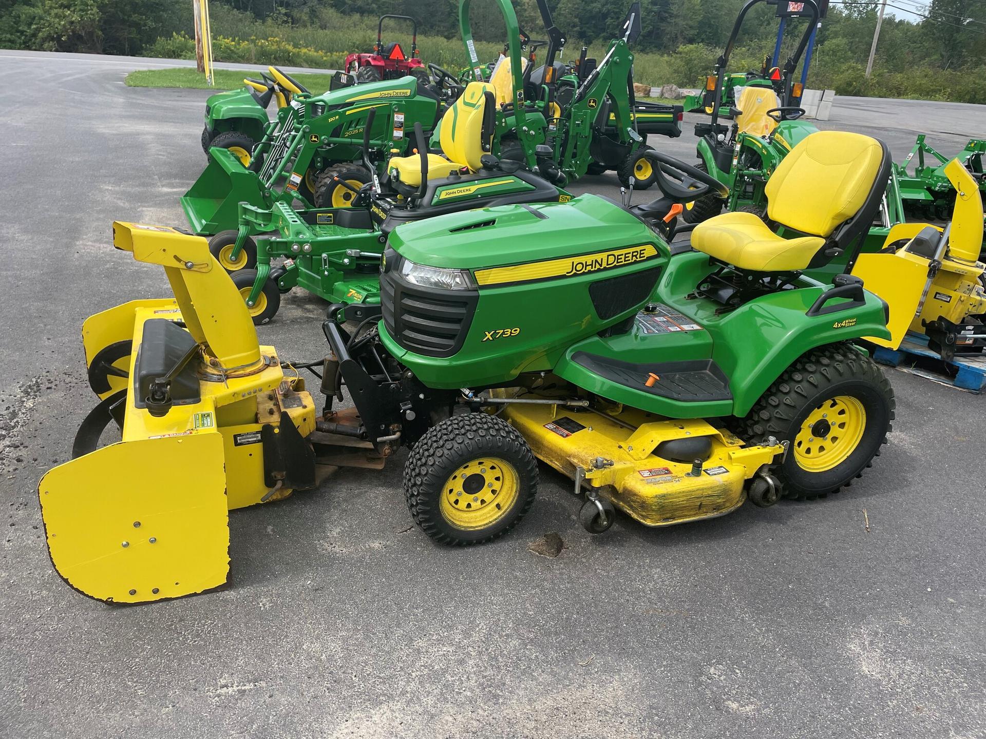 2013 John Deere X739