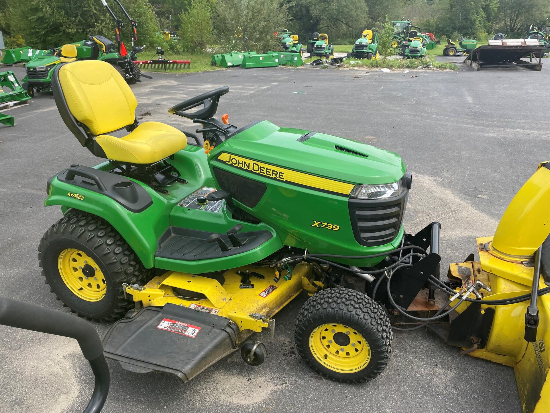 2013 John Deere X739