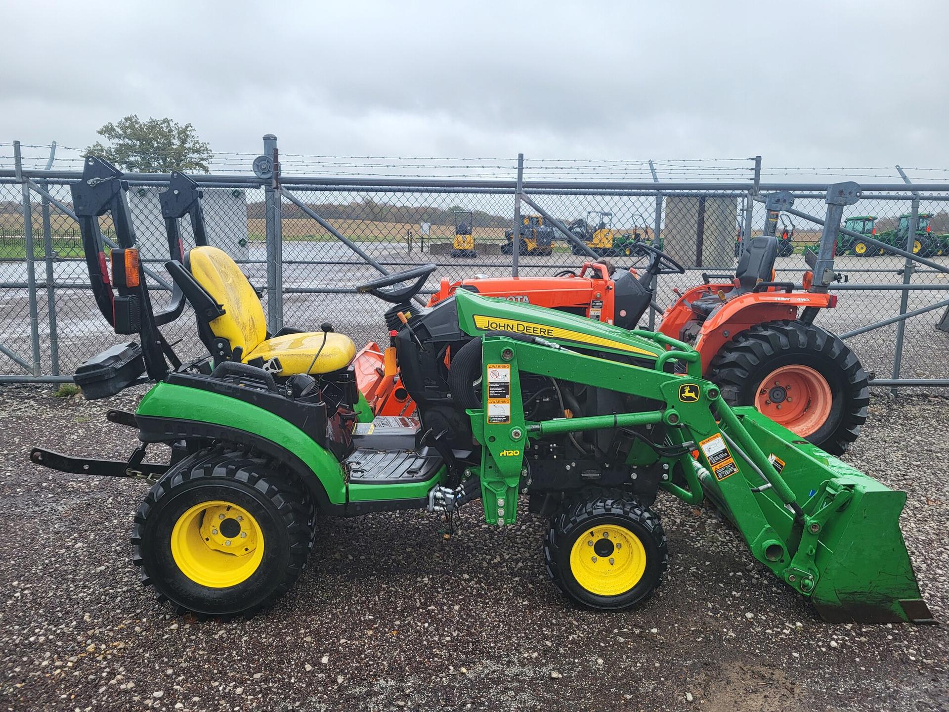 2013 John Deere 1025R Image