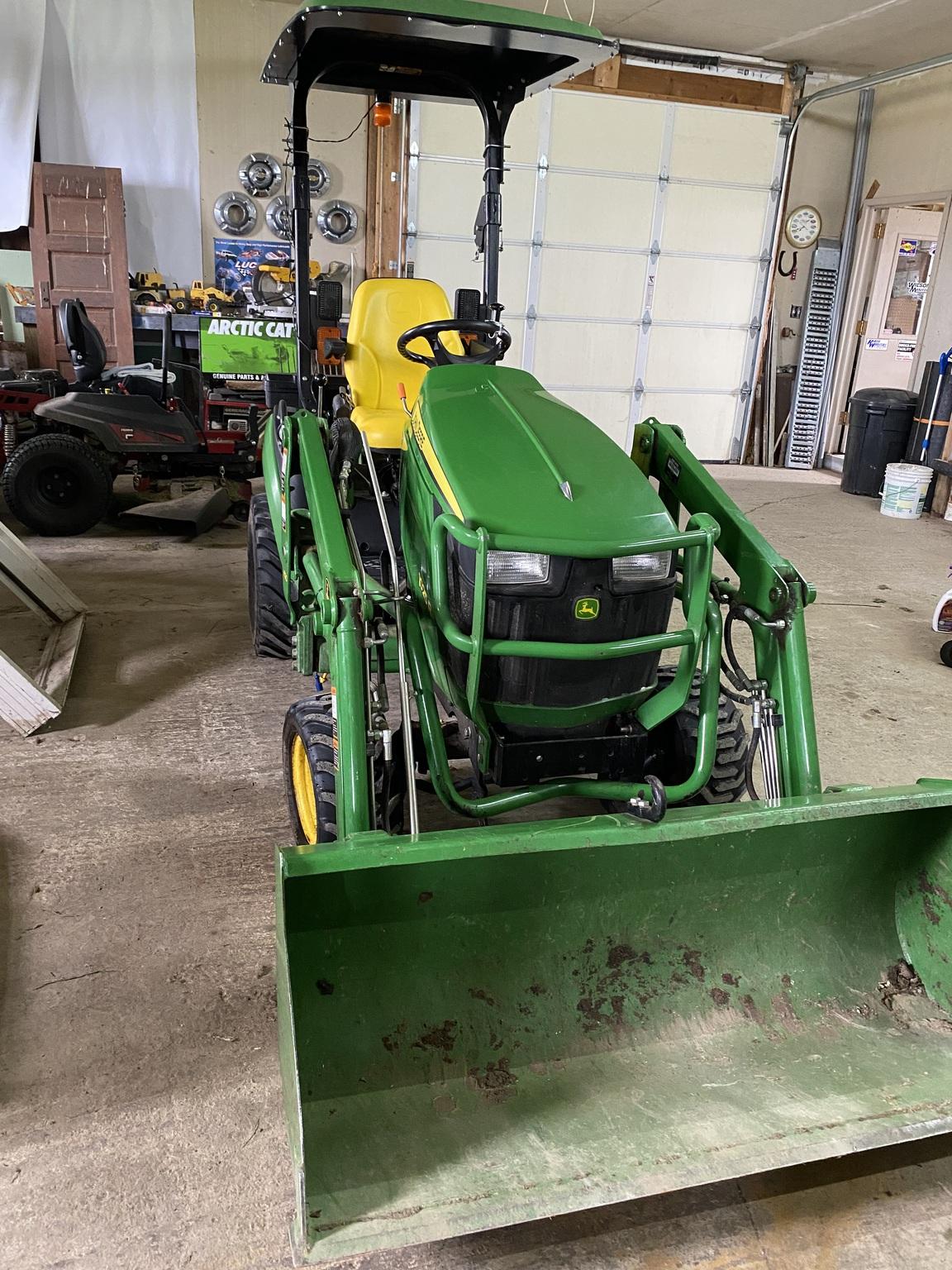 2015 John Deere 1025R