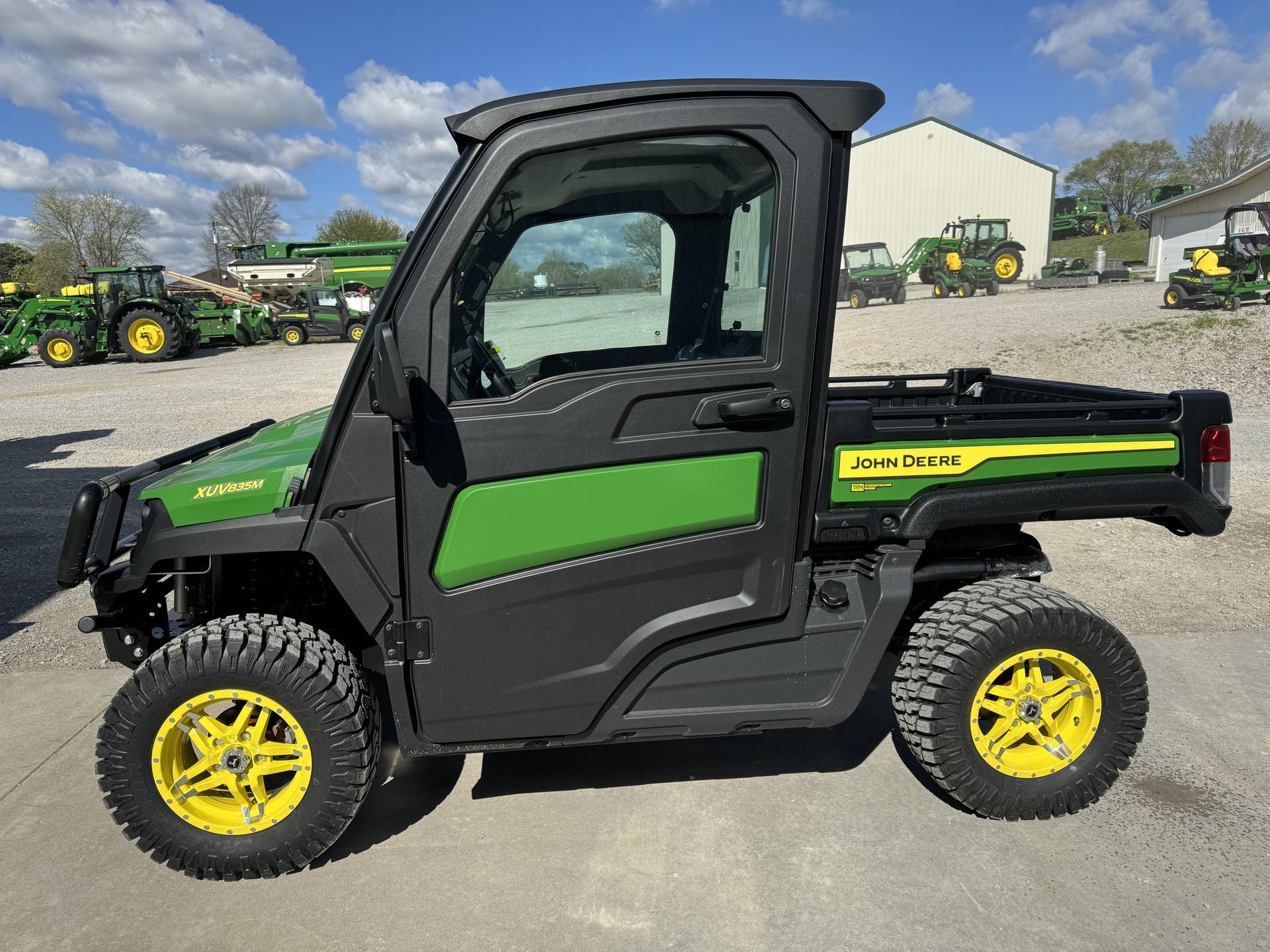 2024 John Deere XUV 835M Image