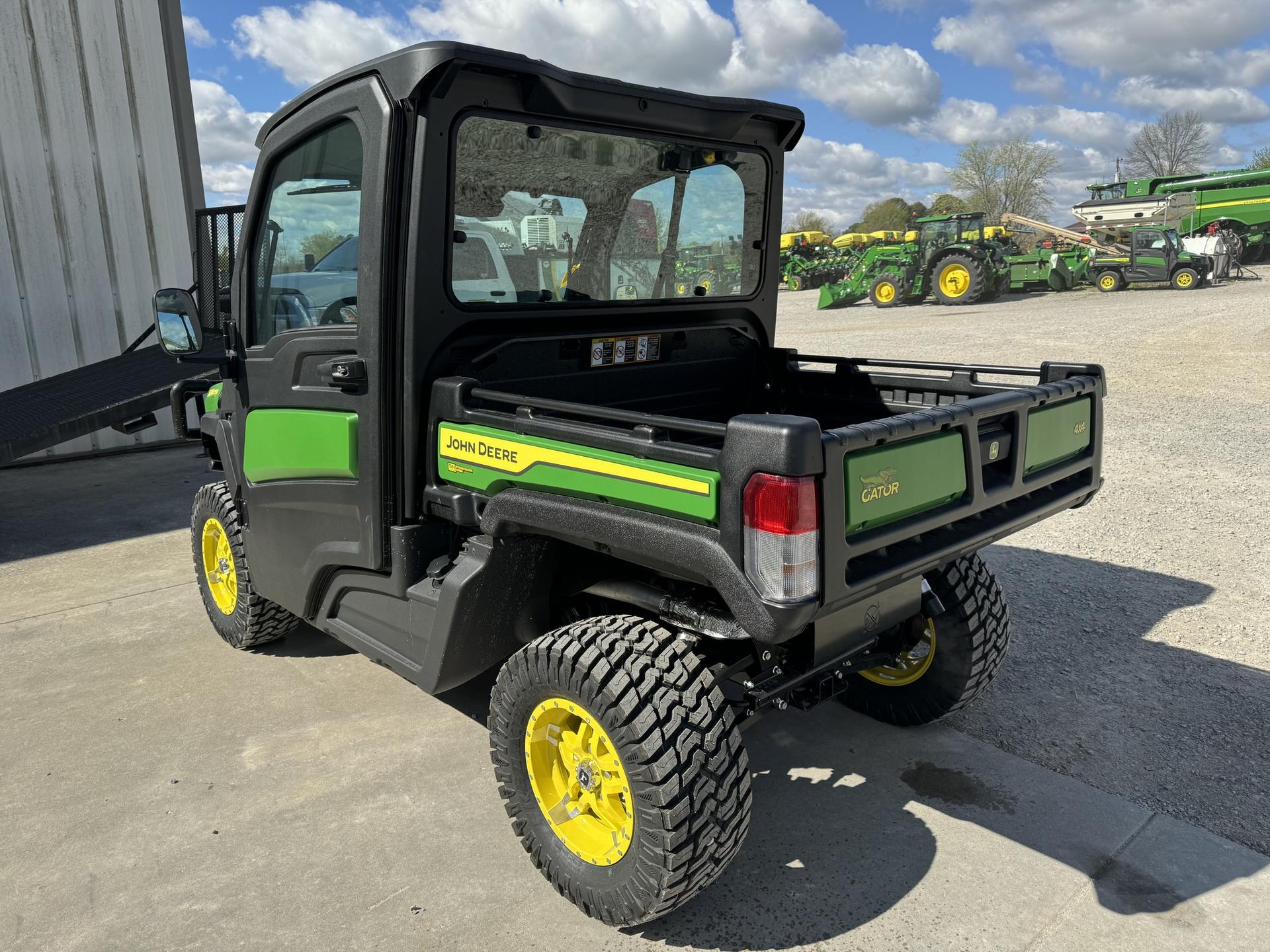 2024 John Deere XUV 835M Image