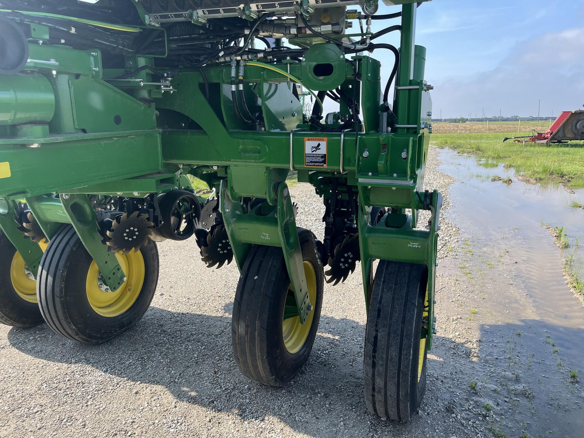 2024 John Deere 1775NT