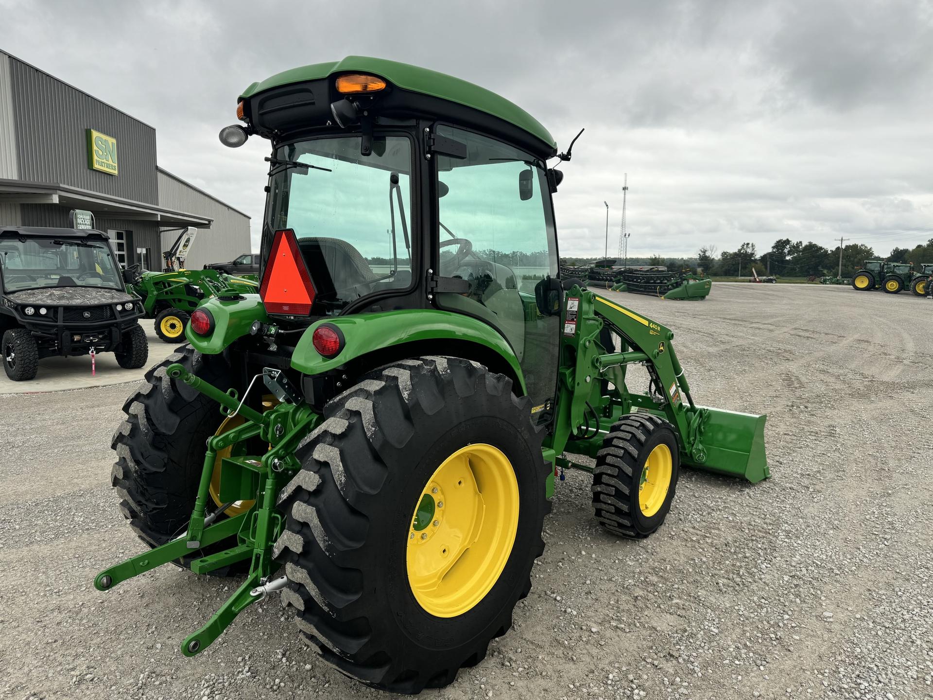 2022 John Deere 4066R