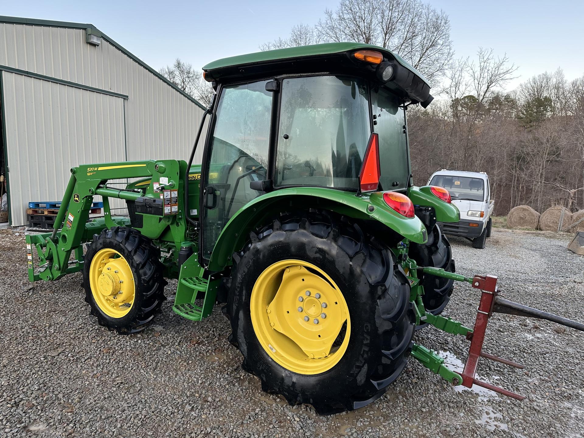 2022 John Deere 5075E Image