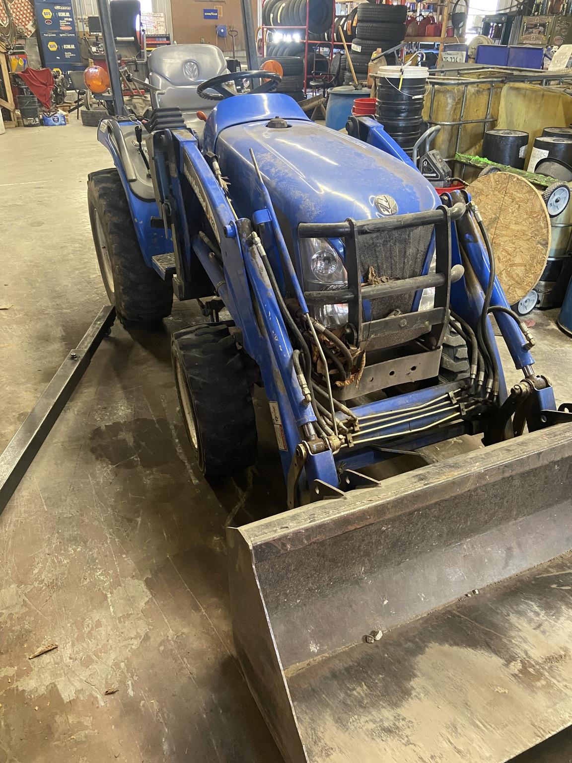 2004 New Holland TC24DA