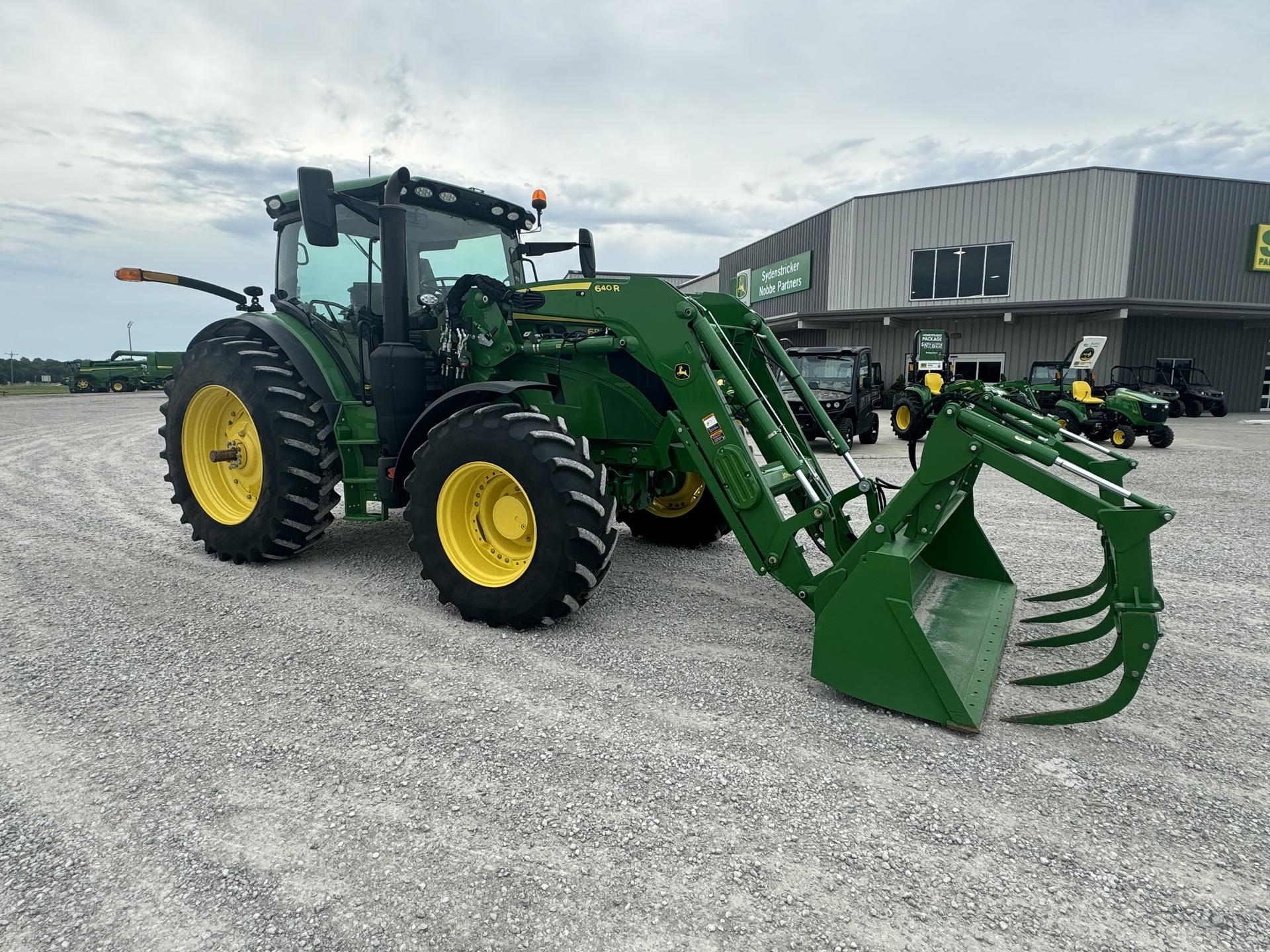 2023 John Deere 6R 155